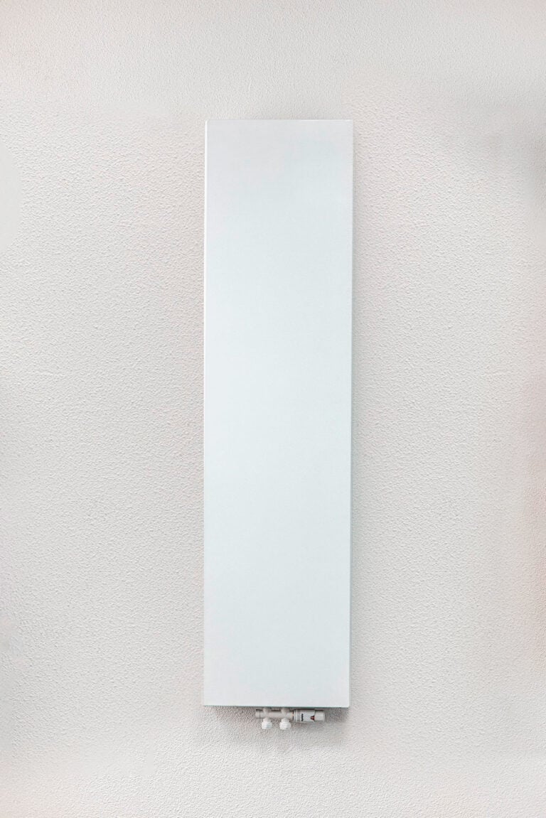 Verticale radiator vlakke voorzijde – Wit (Ral 9016)- 200×60 cm Type 20- 2214 Watt