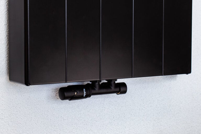 ECA Verticale radiator gegroefde voorzijde – Mat Zwart (Ral 9005) – 200×60 cm Type 22 – 3252 watt