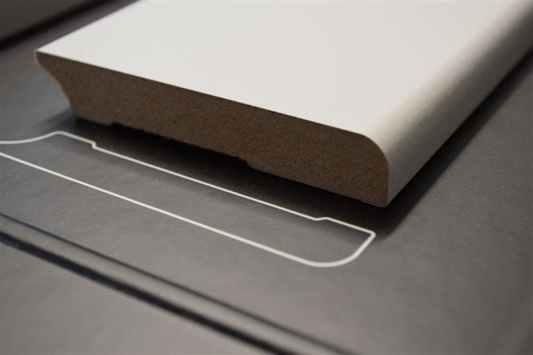 WATERVAST HDF GELAKTE PLINT BERLIJN WIT 12X90 mm RAL 9010