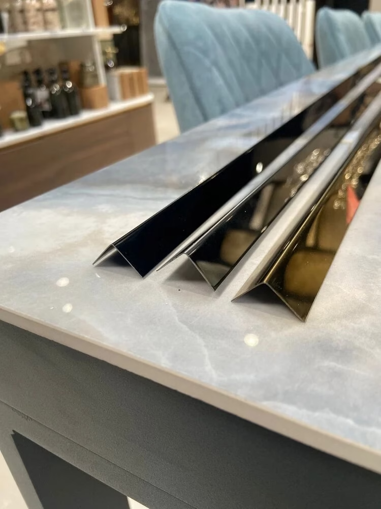 Hoekprofiel tbv. PVC Wandpanelen – Zilver 27 x 280 x 21