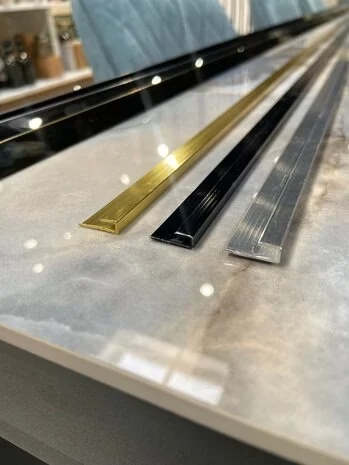 Eindprofiel tbv. PVC Wandpanelen – Goud 27 x 280 x 21