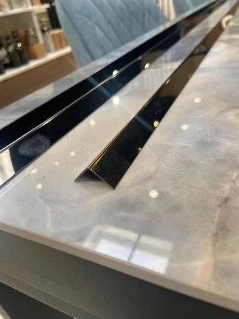 Hoekprofiel tbv. PVC Wandpanelen – Zilver 27 x 280 x 21