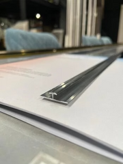 Eindprofiel tbv. PVC Wandpanelen – Zilver 27 x 280 x 21