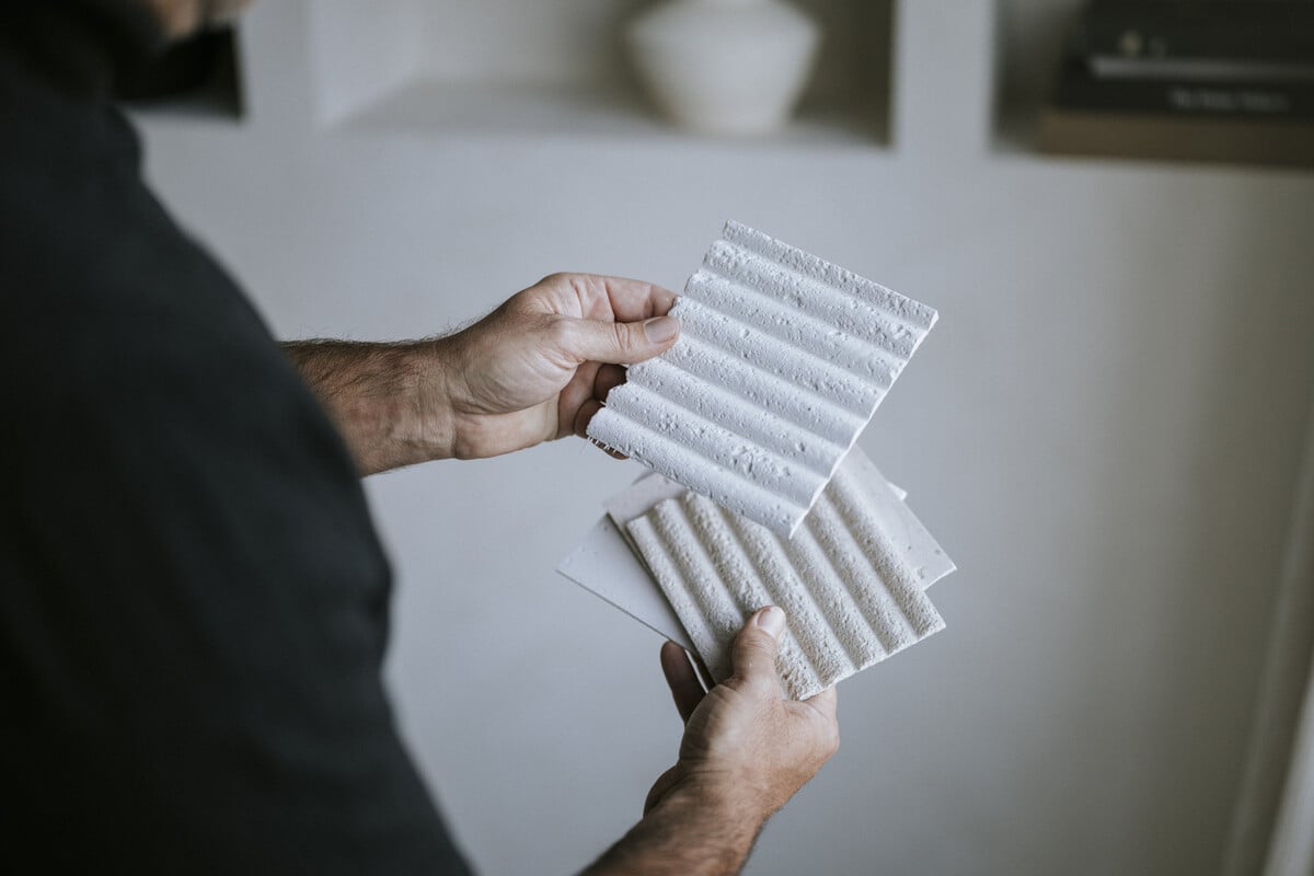 MUOZO MUOZO - Roman Columns OFF-WHITE 280x60 Flexibele Wandpanelen