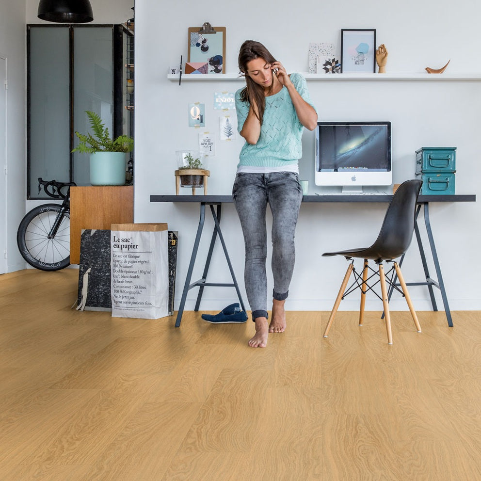 QUICK-STEP PVC Middelgrote plank klik Bloom  AVMPU40098 Pure honing eik